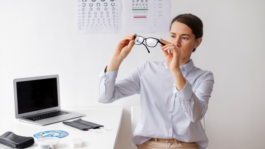 ¿Te resulta difícil dejar los lentes? Descubre los beneficios de la Cirugía Refractiva