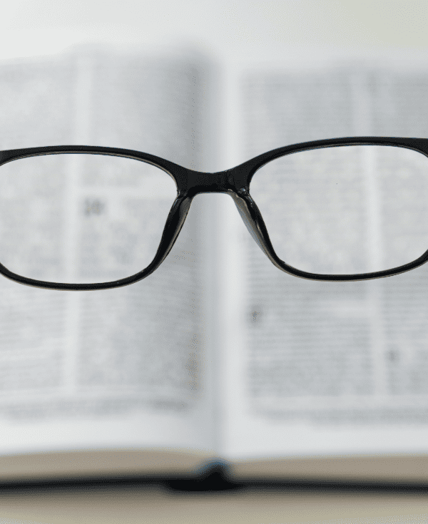 Visión borrosa a distancia o cuando lee